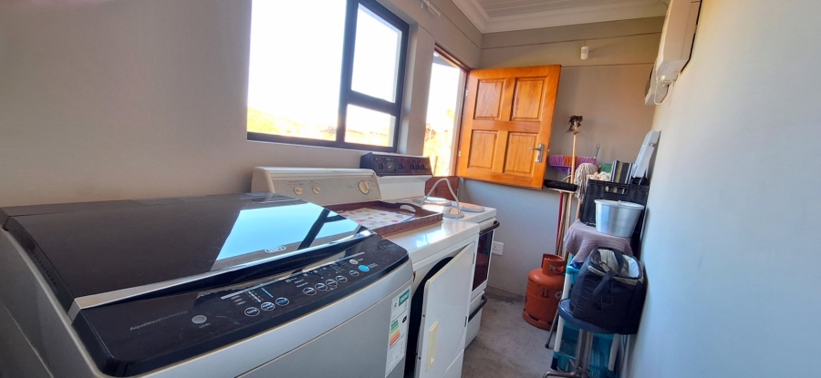 3 Bedroom Property for Sale in Albertinia Western Cape